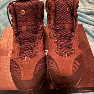 Men’s size 13, hiking boots